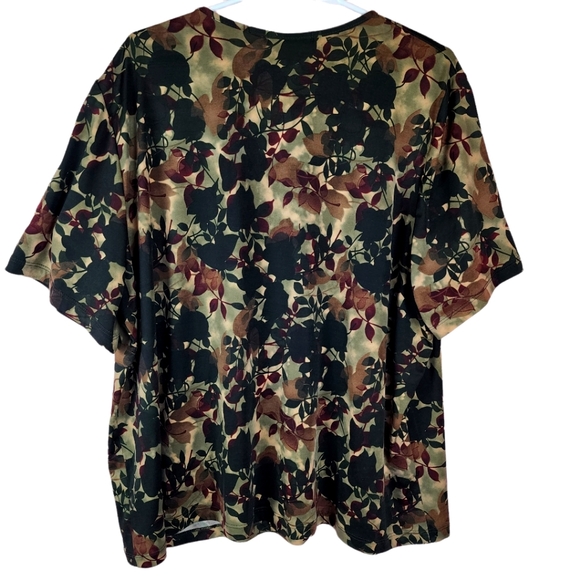 Penningtons 4x Floral top with necklace - Picture 2 of 3